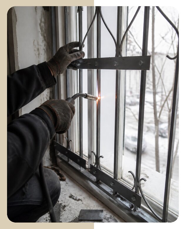 Усиление оконных решеток с выездом мастера под ключ в Каспийске